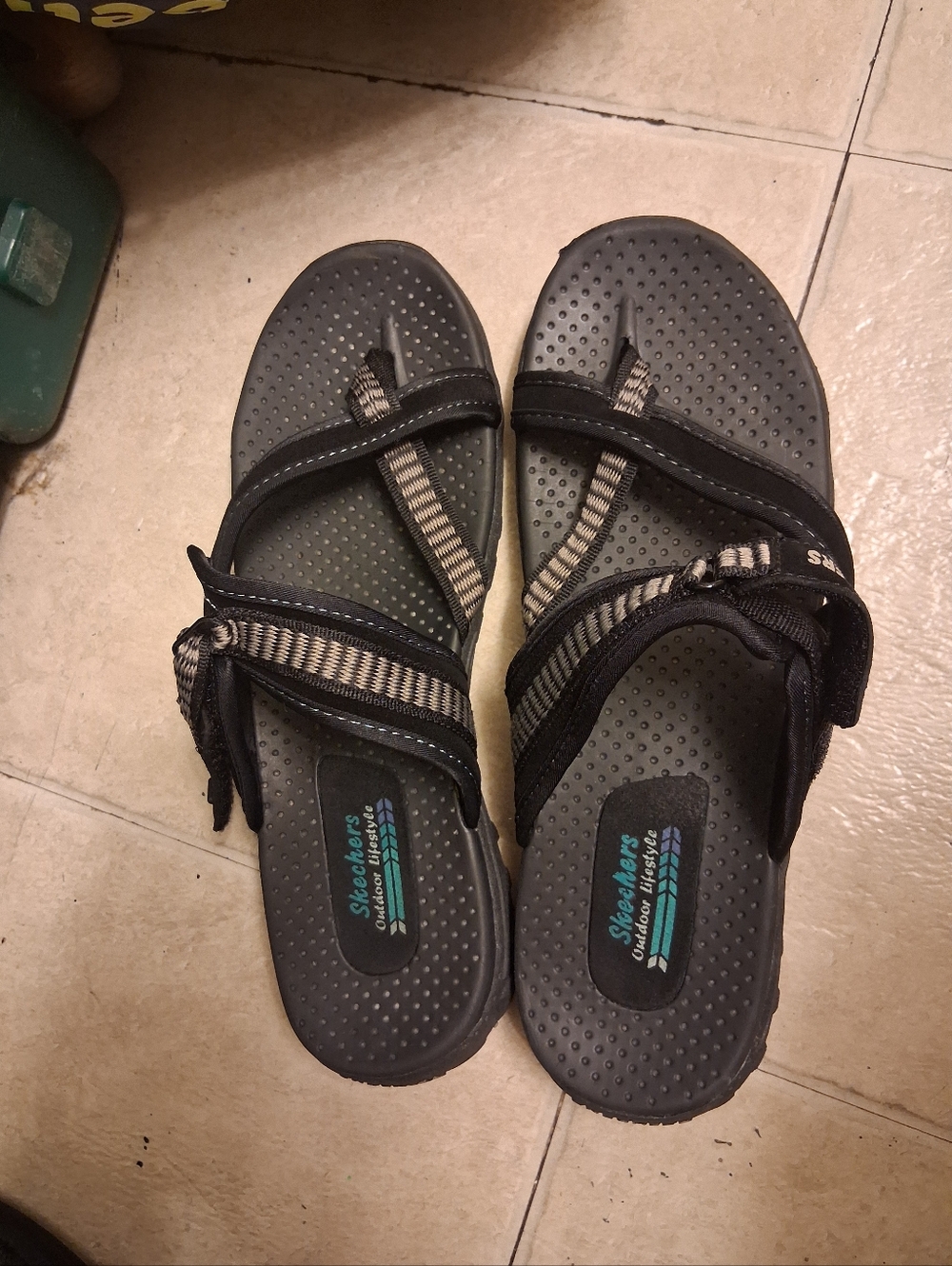 Womens Skechers Black Strappy Slide Sandals Size 10